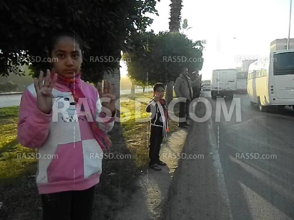 سلسلة بشرية ببرج العرب فى أسبوع ” دستورنا 2012 “