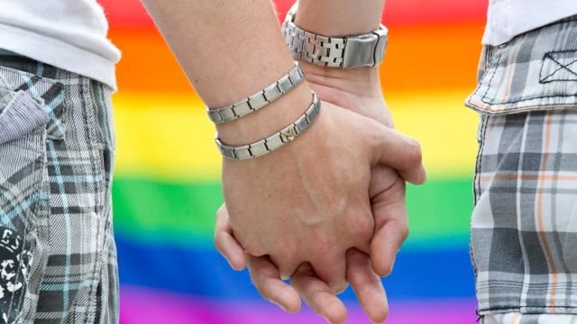 تأجيل محاكمة 26  من المثليين جنسيًا