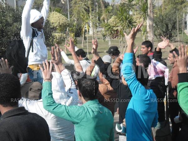 مسيرة تجوب حرم جامعة الأزهر للإفراج عن المعتقلين