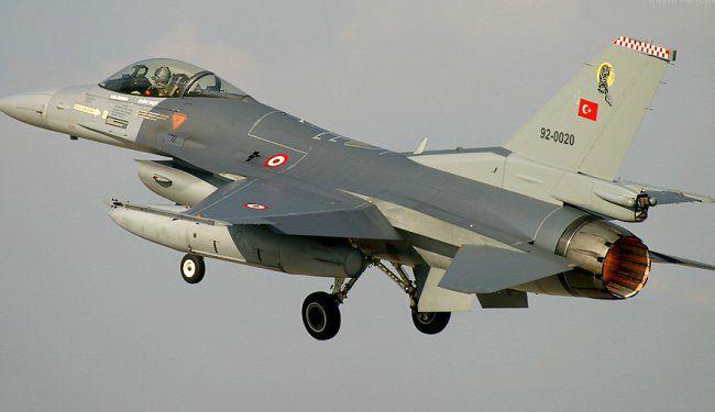 نفاثات تركية تعترض طائرتين سوريتين