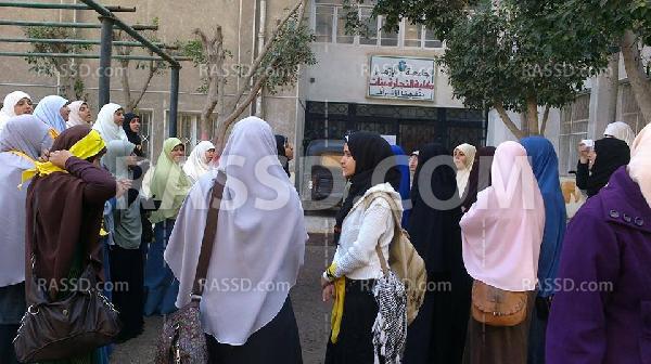 طالبات الأزهر بالدقهلية يضربن عن دخول الامتحانات