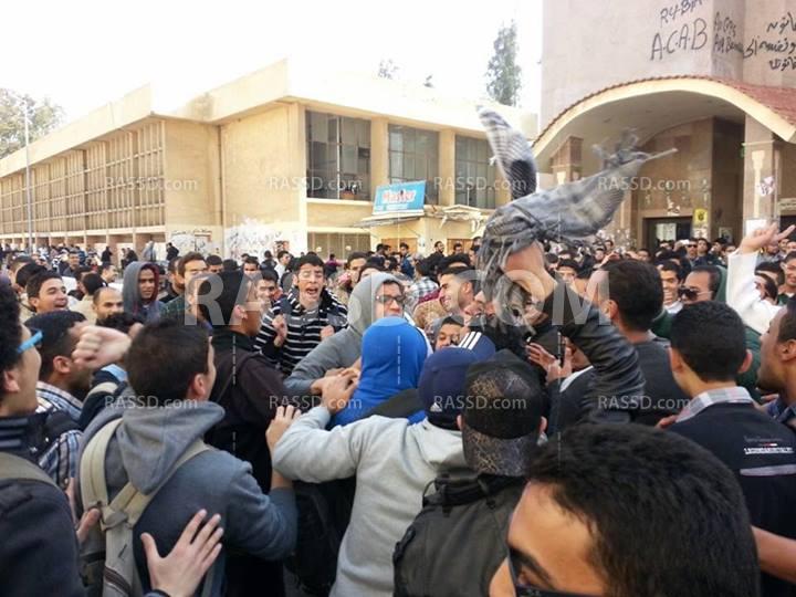 تظاهرة لطلاب جامعة المنصورة واعتقال 15 بفرع الأزهر