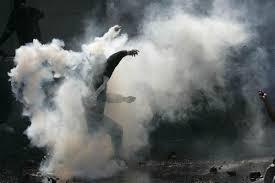 مصدر: الشرطة تطلق الغاز على المعتقلين داخل زنازين قسم المنتزه