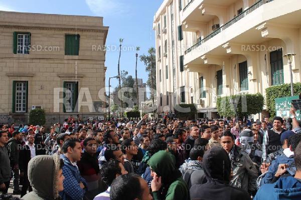 طلاب ضد الانقلاب تتظاهر بجامعة القاهرة تضامنا مع”الازهر”