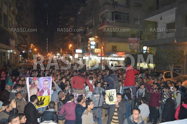 رغم البلطجية.. مسيرة ليلية ضد الانقلاب تواصل طريقها في طنطا