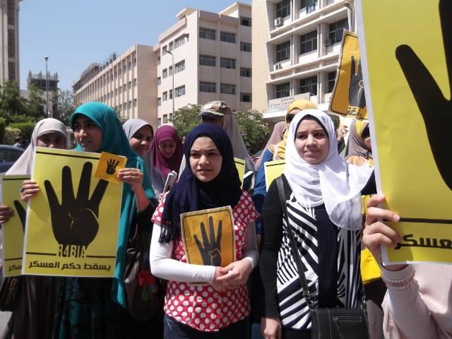 طالبات بأزهر الزقازيق: وكيل الكلية شارك في ضربنا