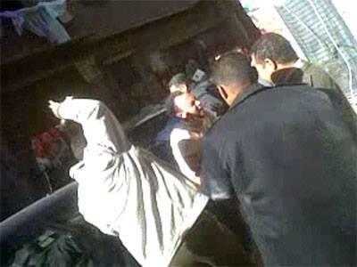 صور..الشرطة تسحل عمال فرن بلدي بطنطا