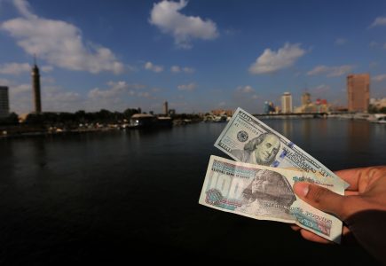 الدولار الجنيه